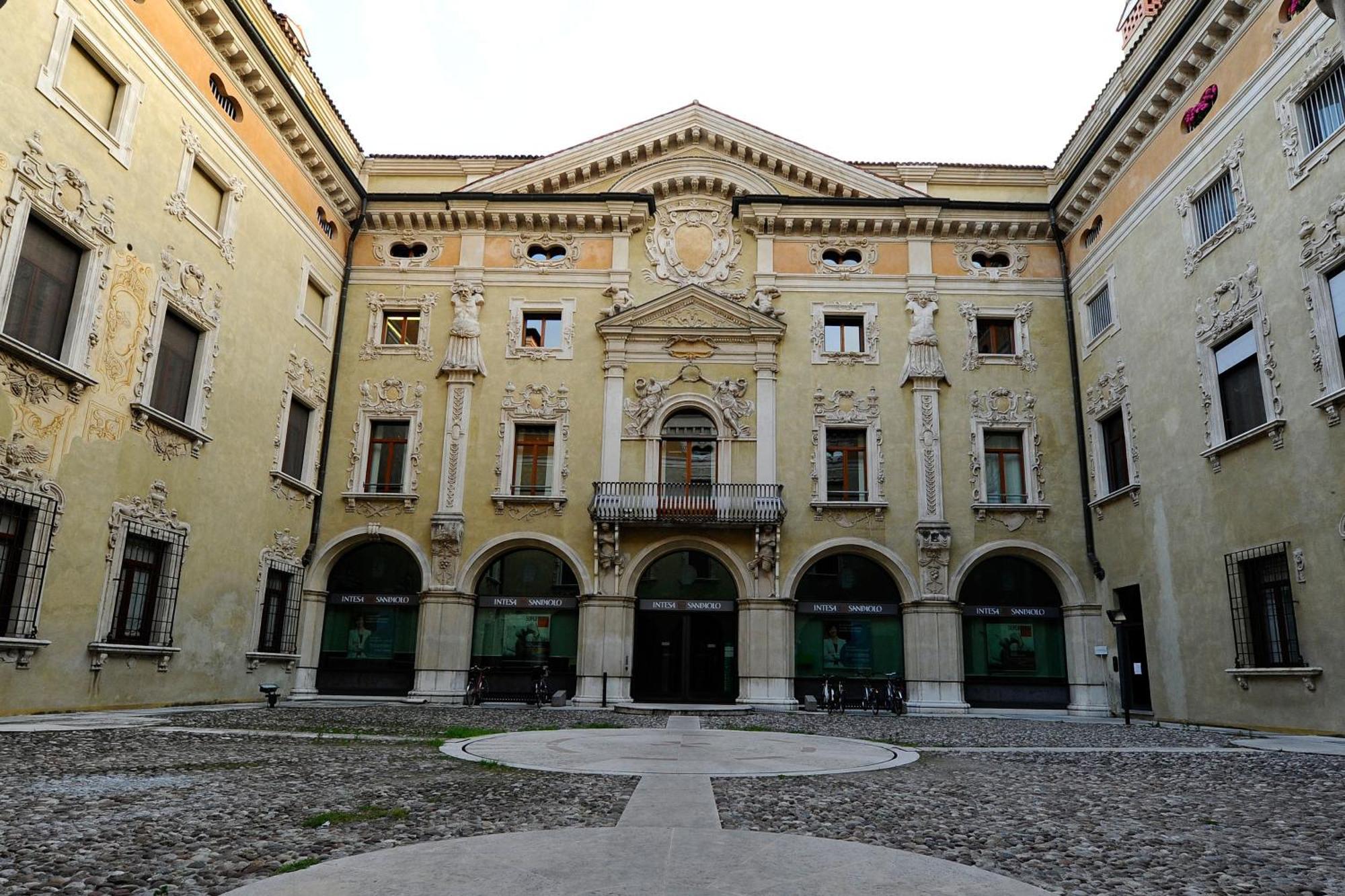 Отель Casa Museo Palazzo Valenti Gonzaga Мантуя Экстерьер фото